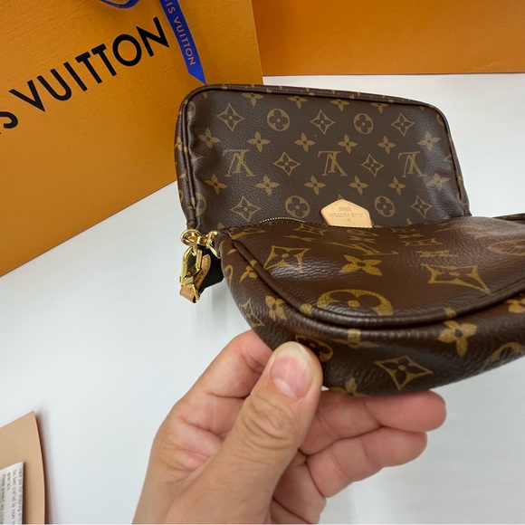 Luis Vuitton multi pochette - Picture 7 of 16